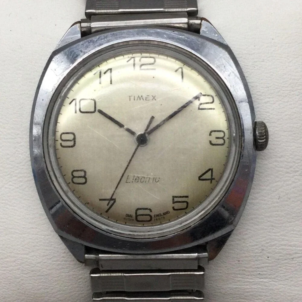 Vintage Timex Electric Mens Watch 36mm Silver Tone For Parts Not Running